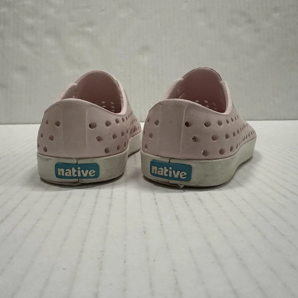 Native Jefferson Slip On Shoes Girls Size 5 Pink Slip On Perforated Rubber Water